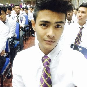 Alieff Irfan Pakai Baju Sekolah