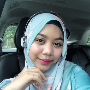 Penyanyi Sarah Suhairi