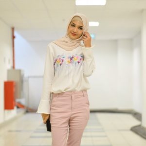 Selebriti Melayu Hijab Atikah Suhaime