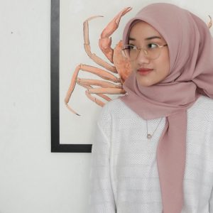 Foto Dalia Farhana Bertudung