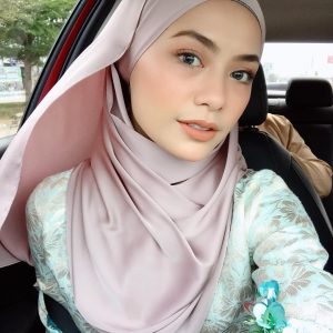 Selfie Bertudung Syafiqah Aina