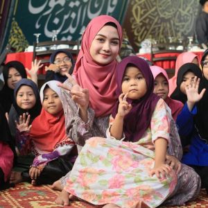 Syerinie Myra Di Majlis Bersama Kanak Kanak