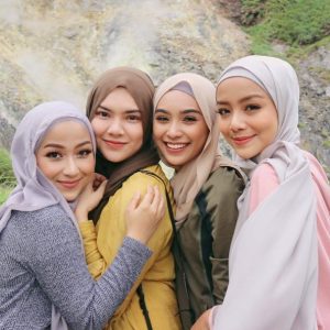 Mira Filzah Dan Sharifah Rose