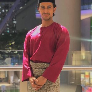 Faez Nick Berbaju Melayu