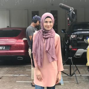 Foto Isyariana Di Set Penggambaran