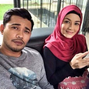 Gambar Mimi Ernida Berhijab