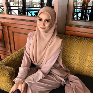 Natrah Khalid Cantik Bertudung