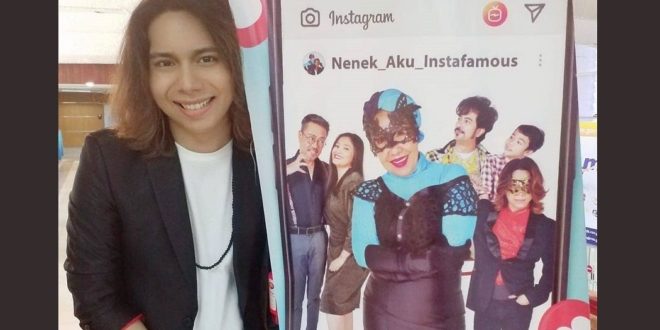 Poster Nenek Aku Instafamous